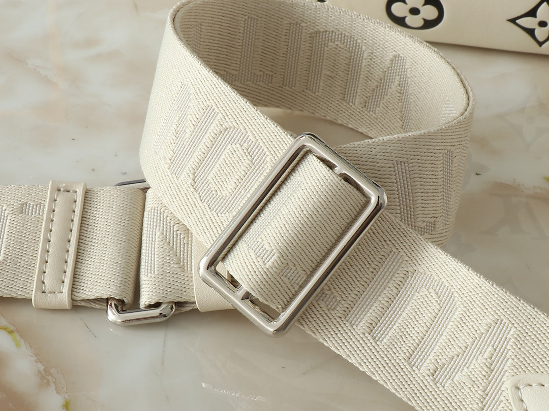 155NE16BDE Stylish leather bag