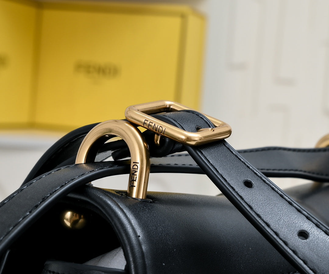 2XF89BDE Stylish leather bag 