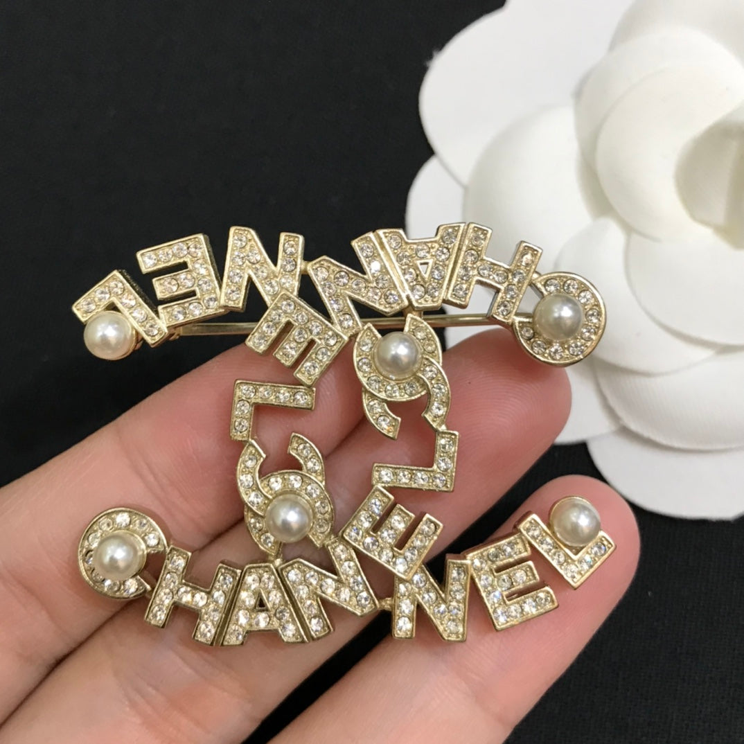 14C382XDE Stylish Brooch