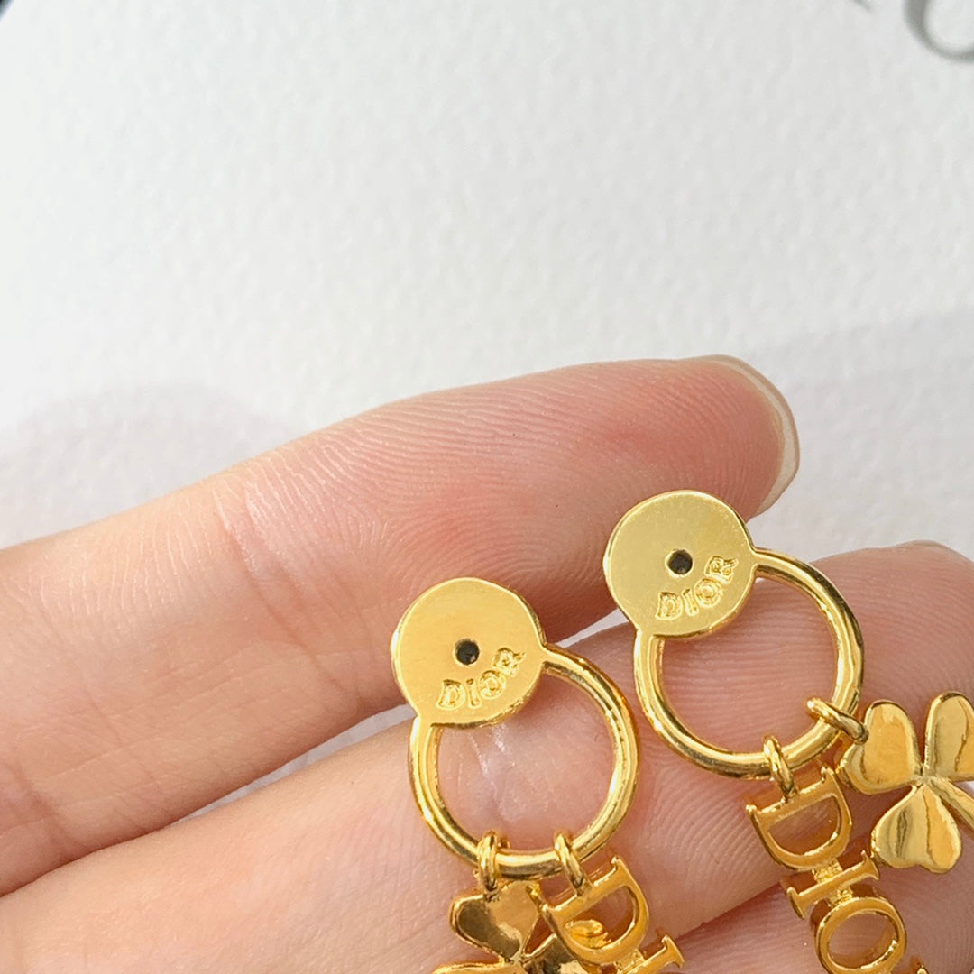 1YD312EDE Stylish Earrings