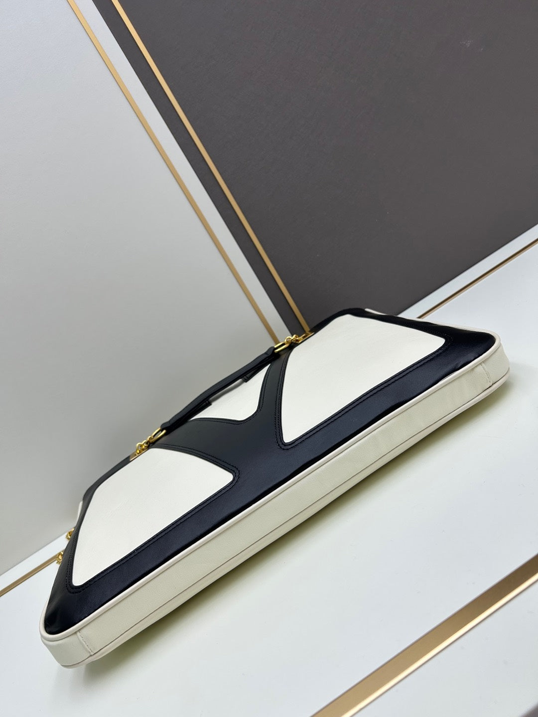 2WVL47BDE Stylish leather bag