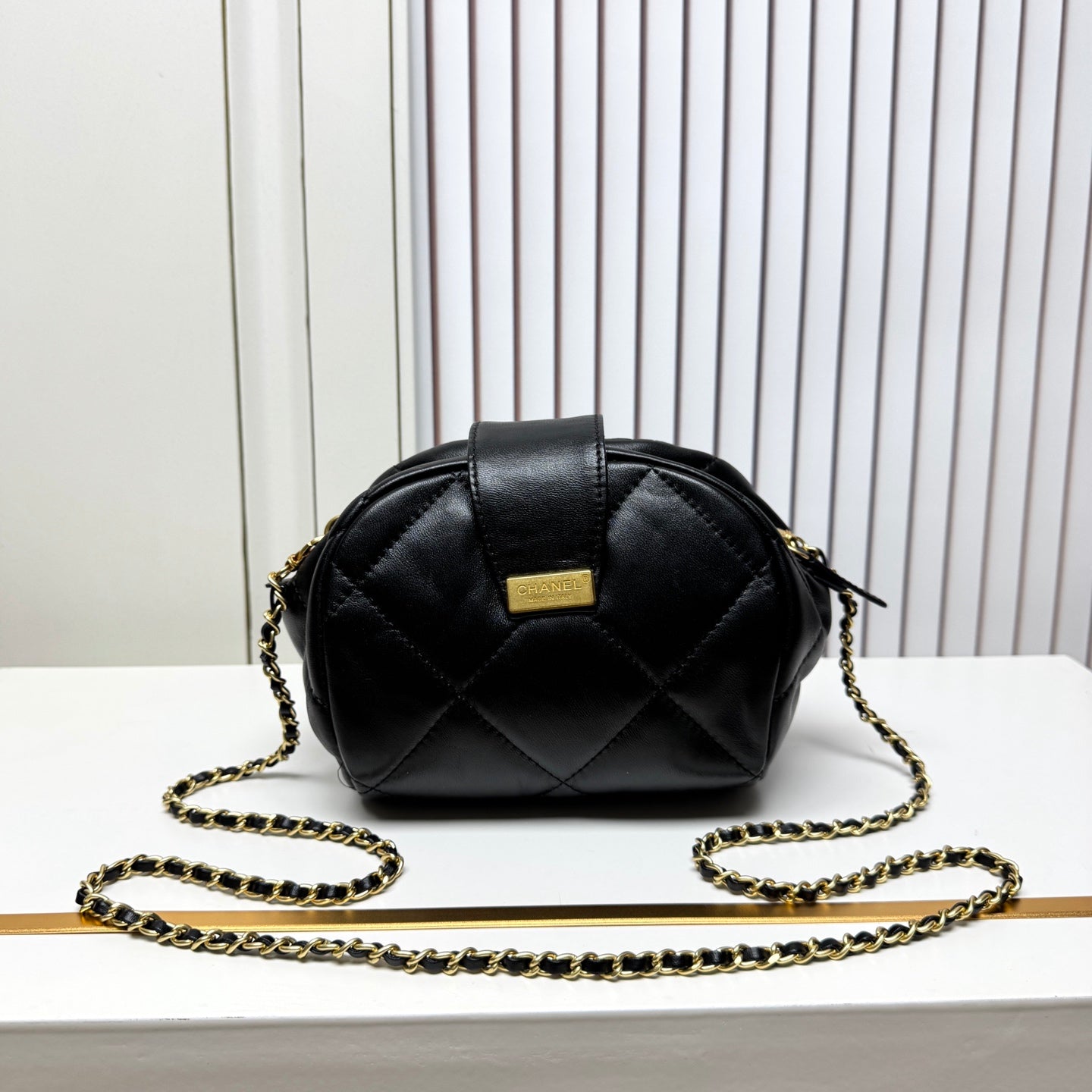 15RC49BDE Stylish leather bag