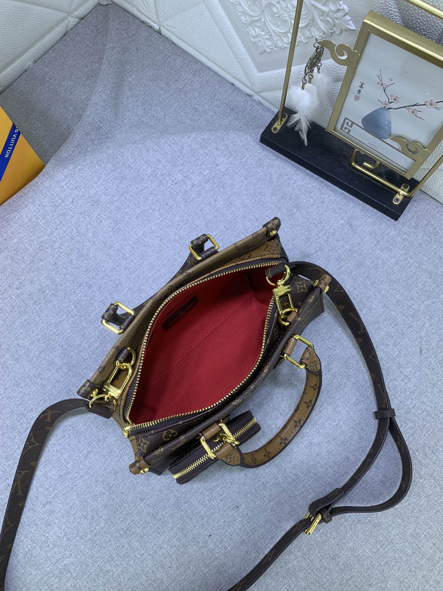 2XE320BDE Stylish leather bag 