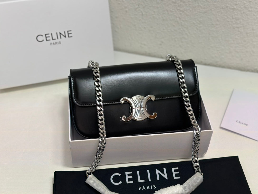 1XCL286BDE Stylish leather bag 