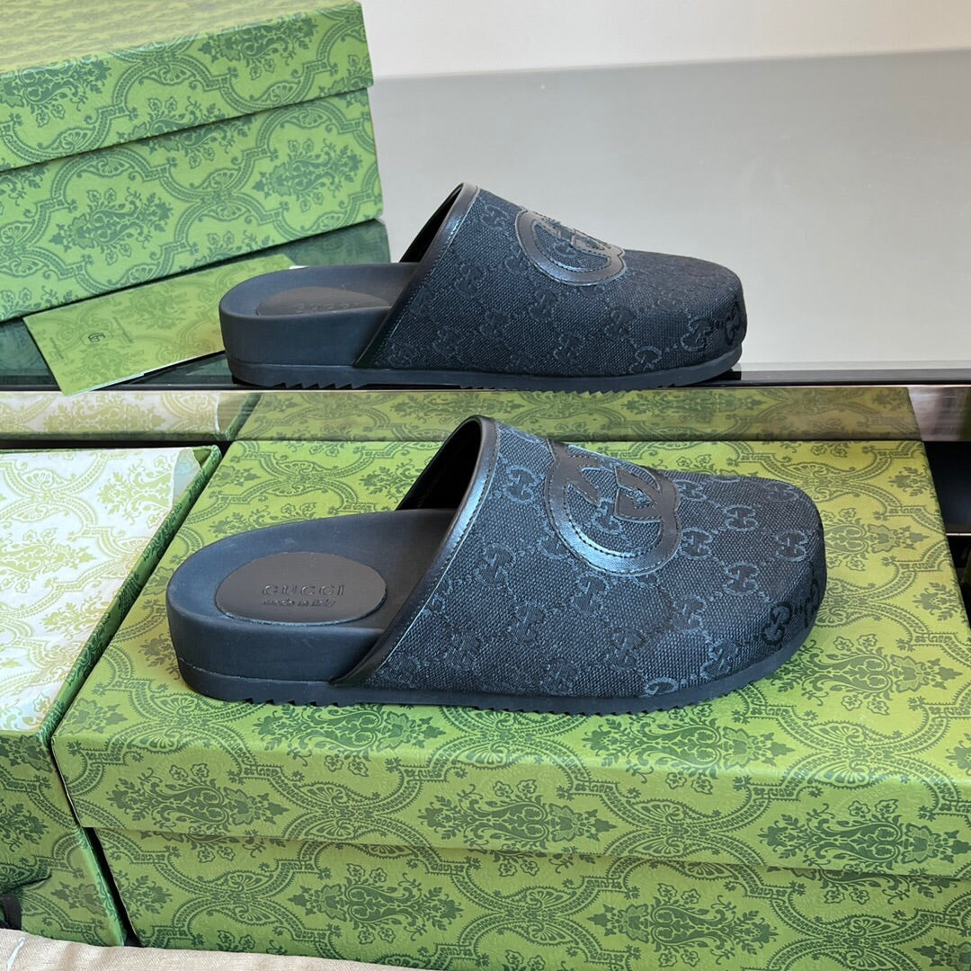 2YB26ZDE Stylish Slippers