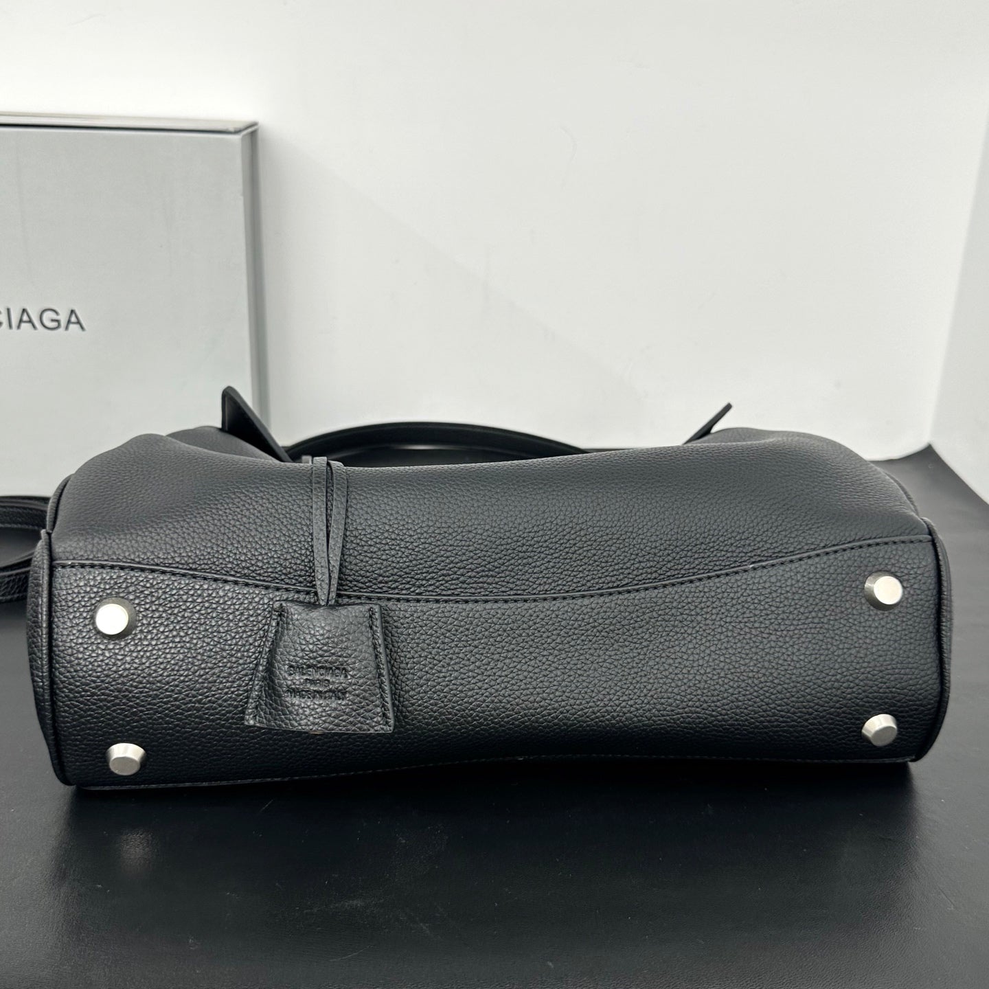 15XJ4BDE Stylish leather bag