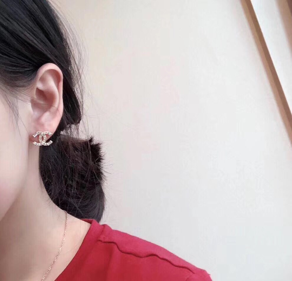 14C52EDE Stylish Earrings