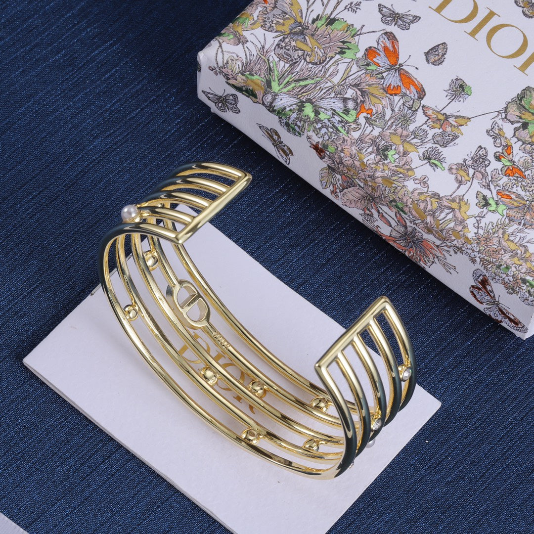 14D418KDE Stylish Bracelets