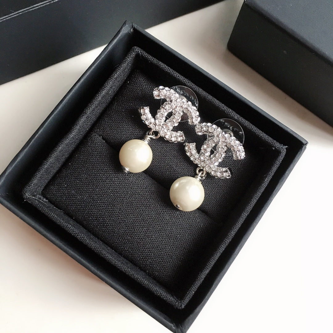 14C43EDE Stylish Earrings