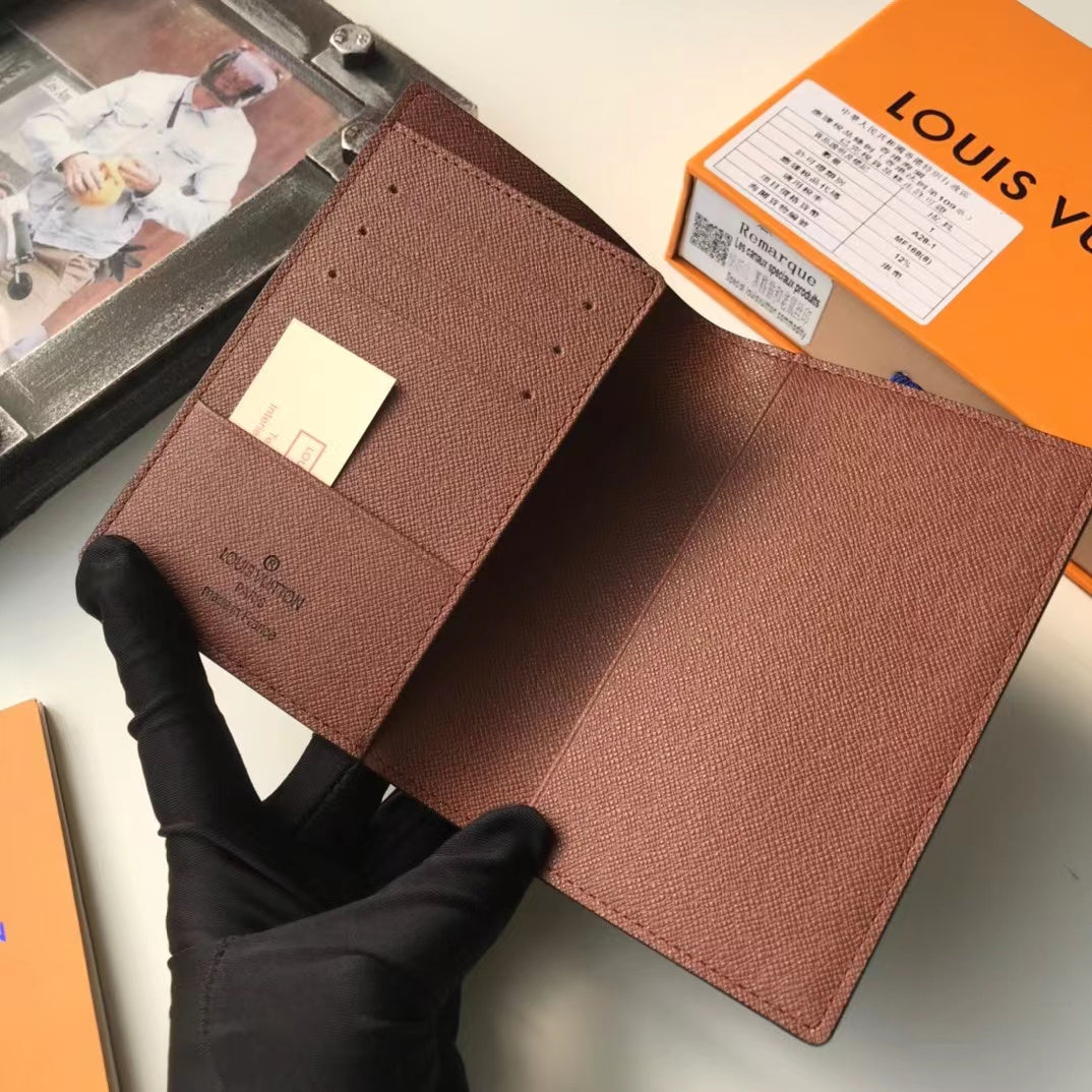 AE300BDE Stylish leather wallets