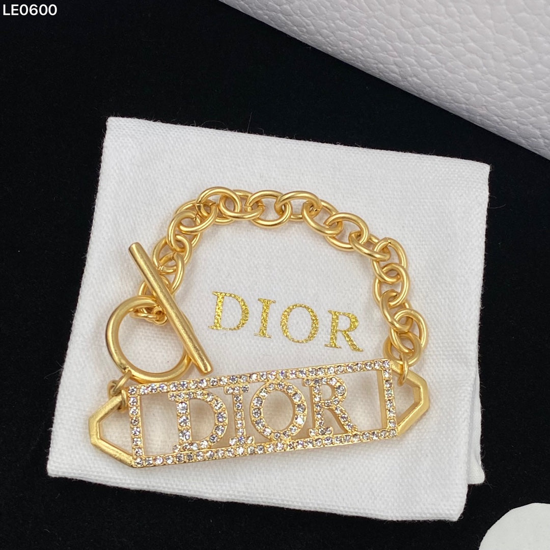 165ND7XDE Stylish  Bracelets