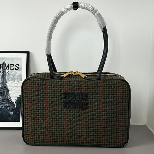 15RA46BDE Stylish  bag