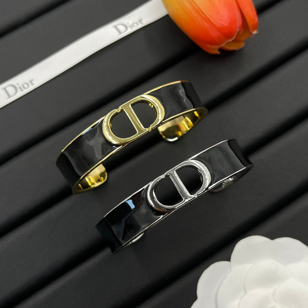 14D671KDE Stylish Bracelets