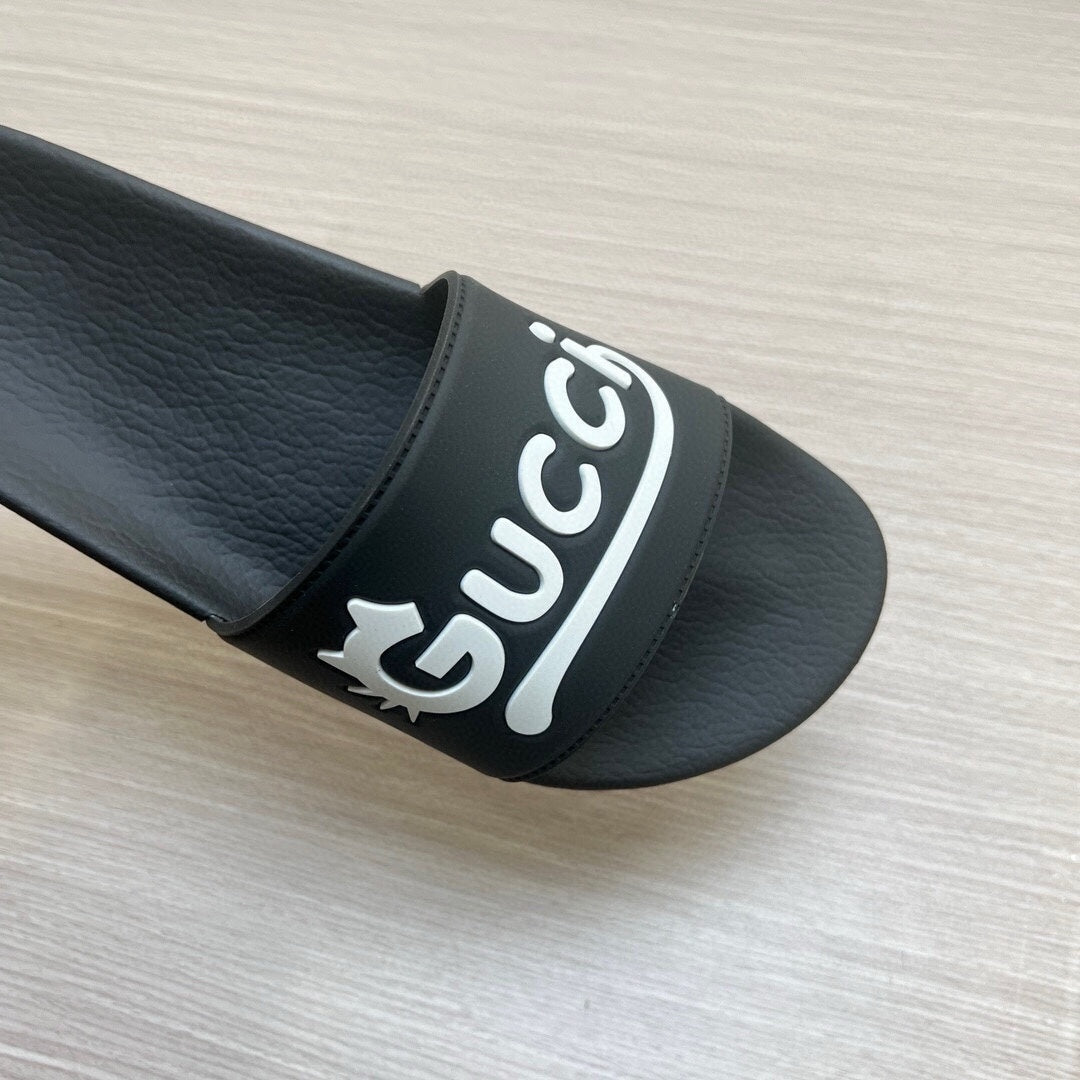 5LB220ZDE Stylish Slippers