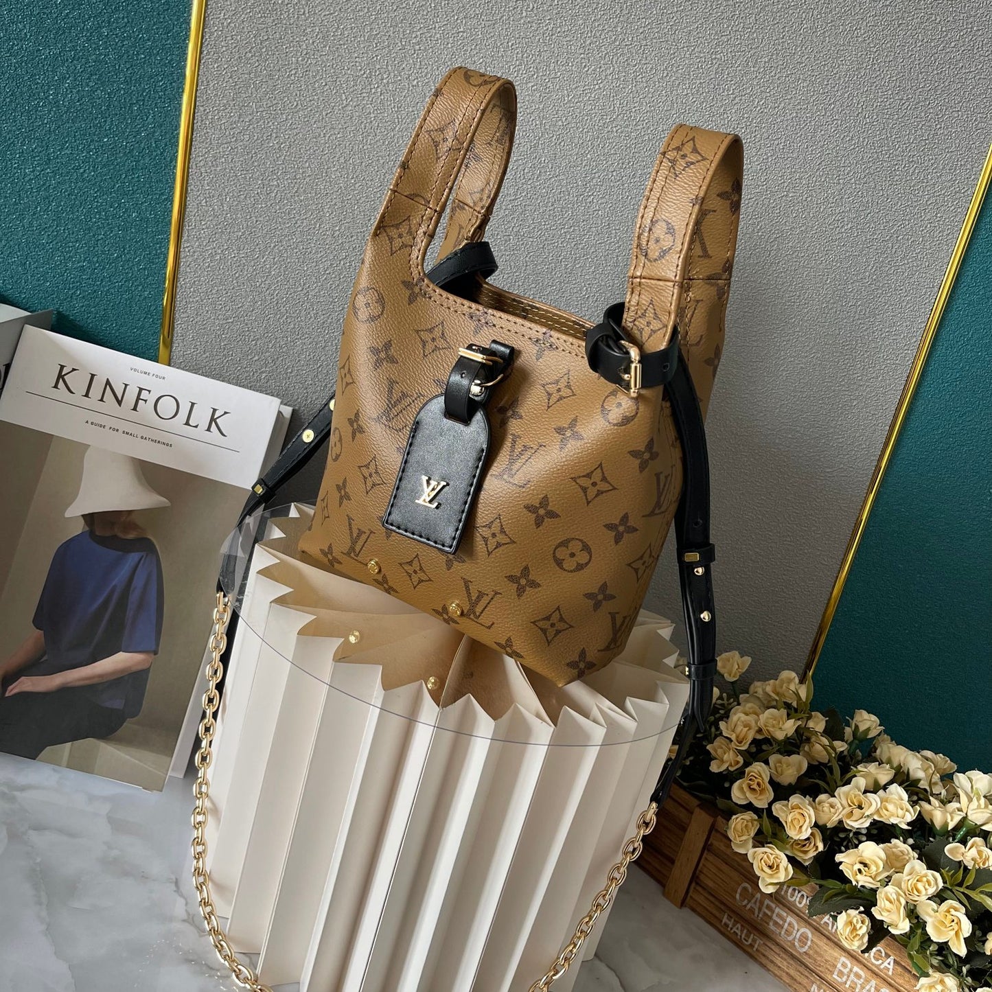 2WE21BDE Stylish leather bag