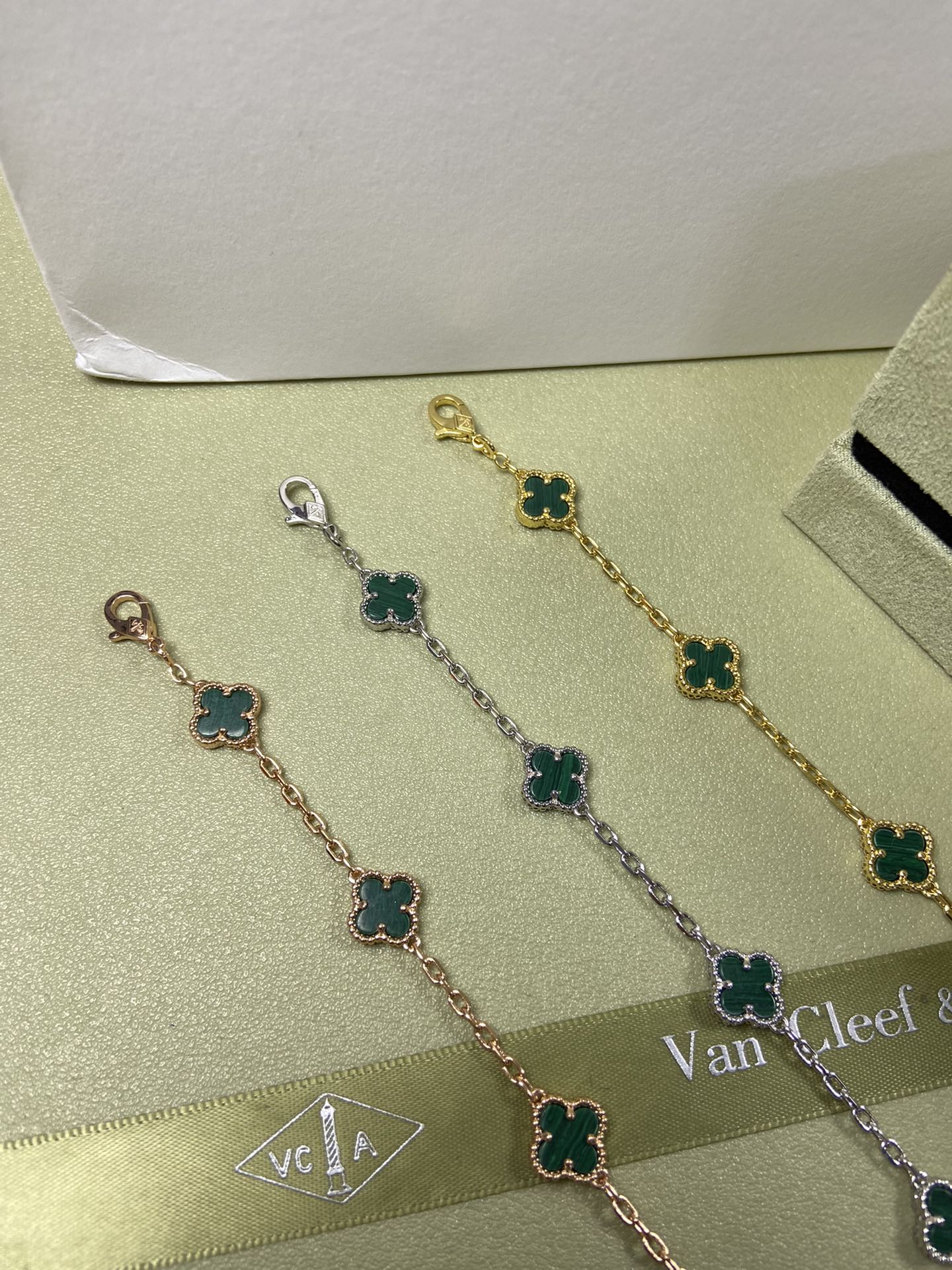 5XVA183KDE Stylishbracelets 6 flowers mini size 0.9cm flower