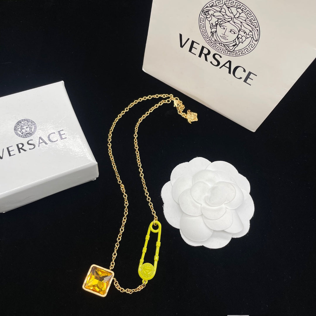 175RB47XDE Stylish Necklaces