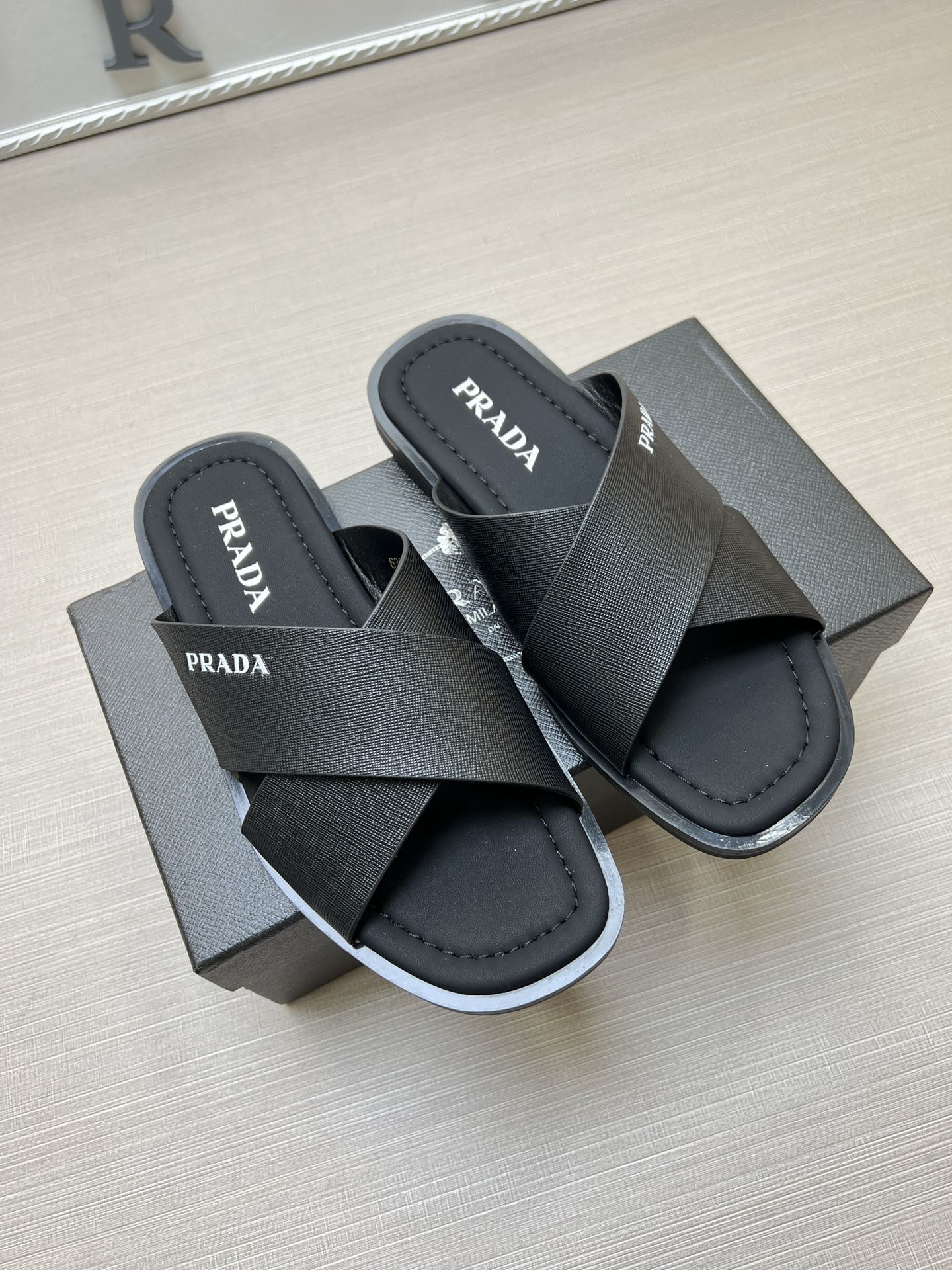 54PD72ZDE Stylish slippers