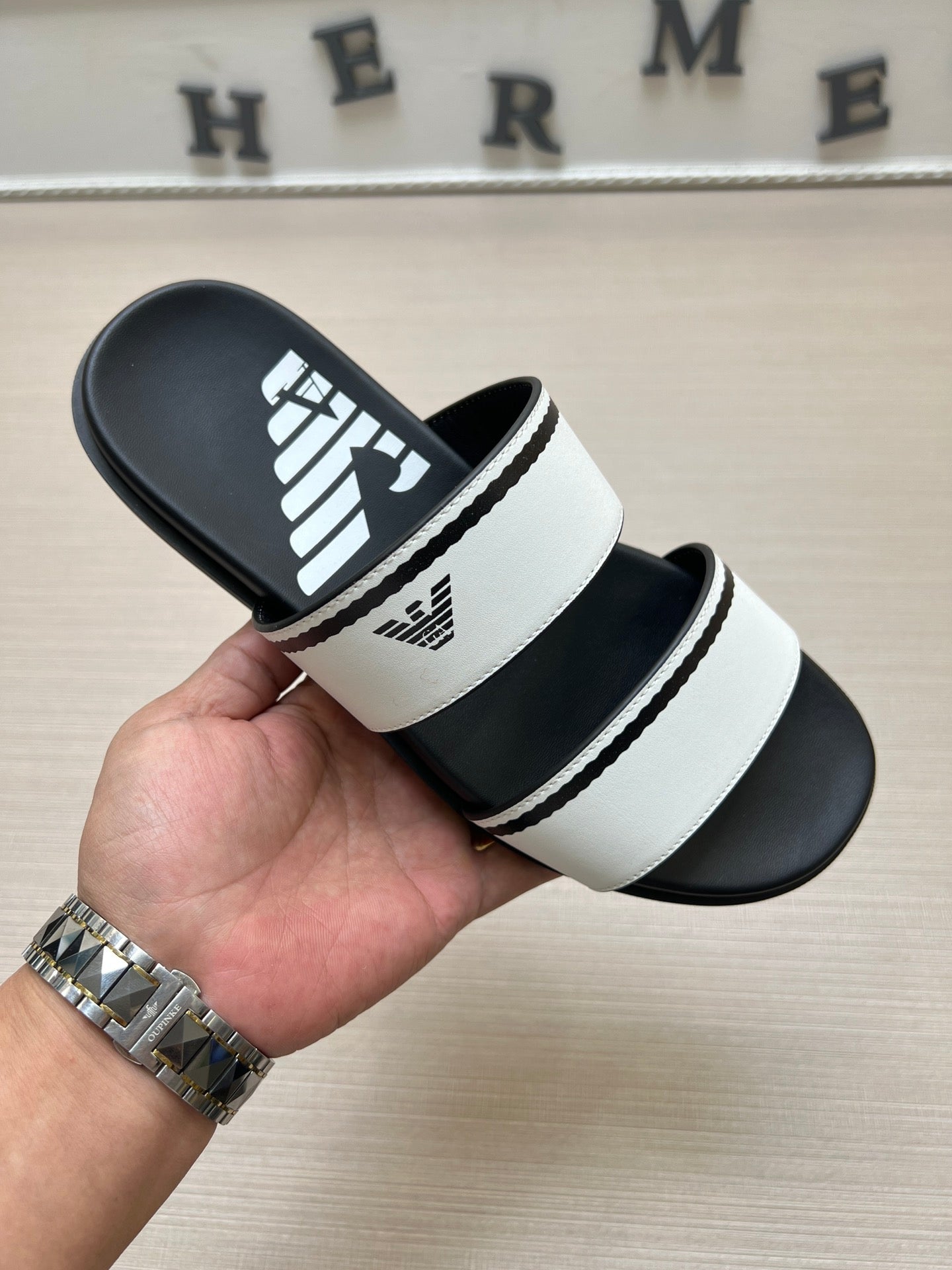 54A103ZDE Stylish slippers