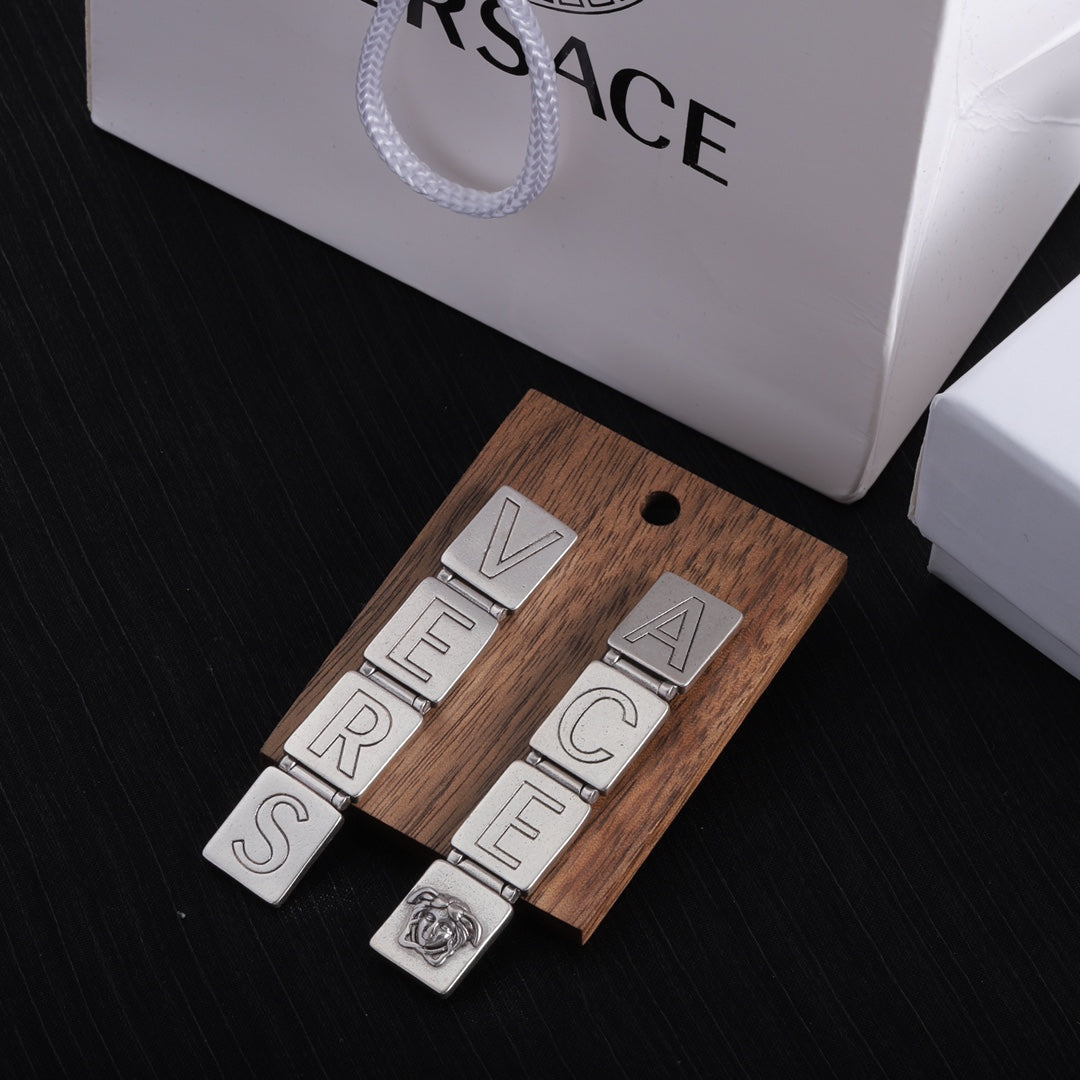 1NV67EDE Stylish Earrings