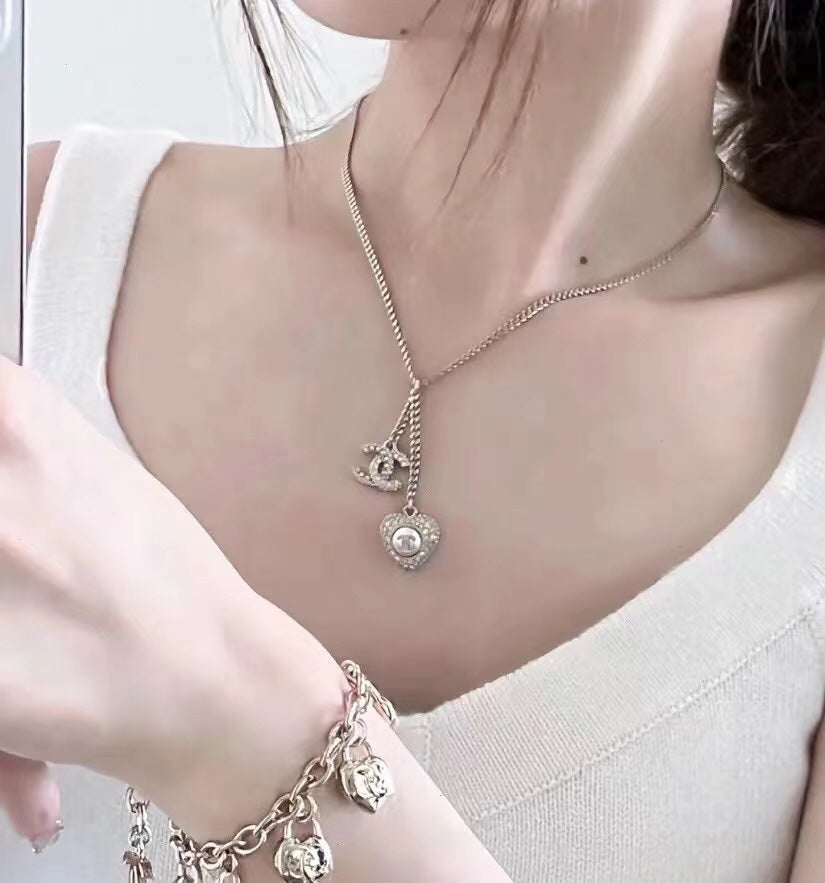 175RC38XDE Stylish Necklaces