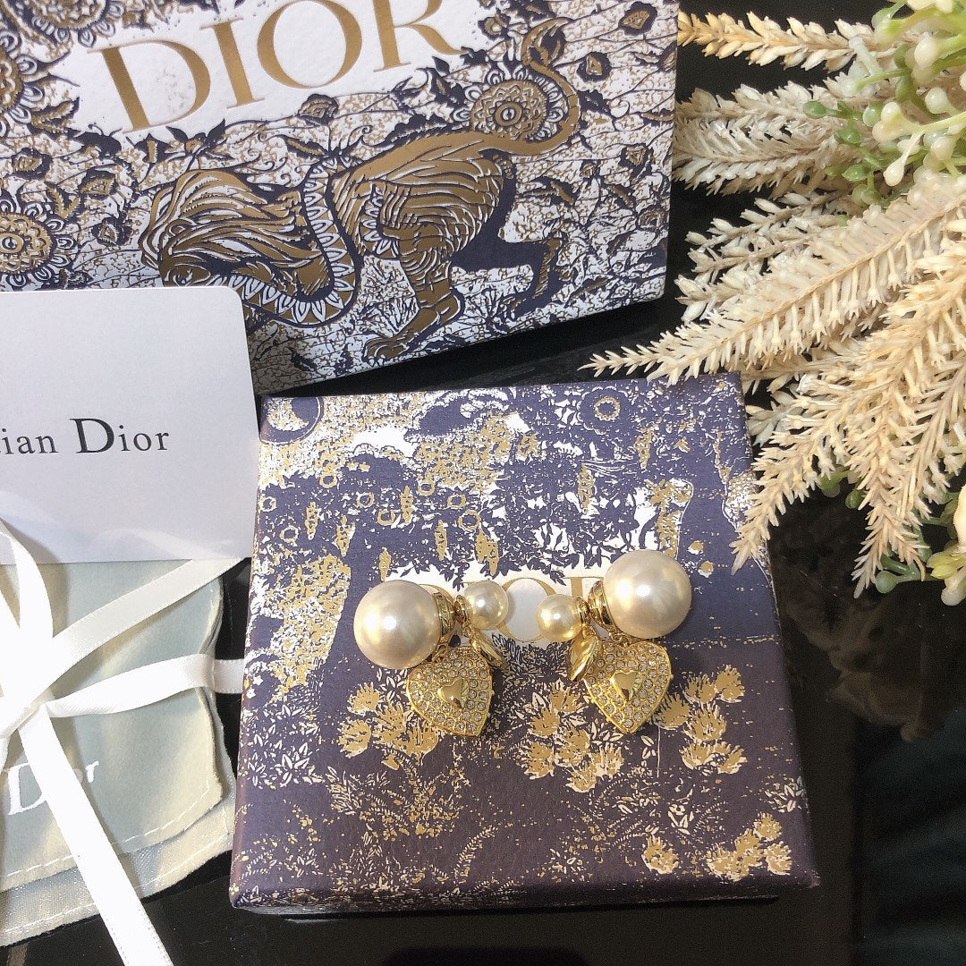 1YD296EDE Stylish Earrings