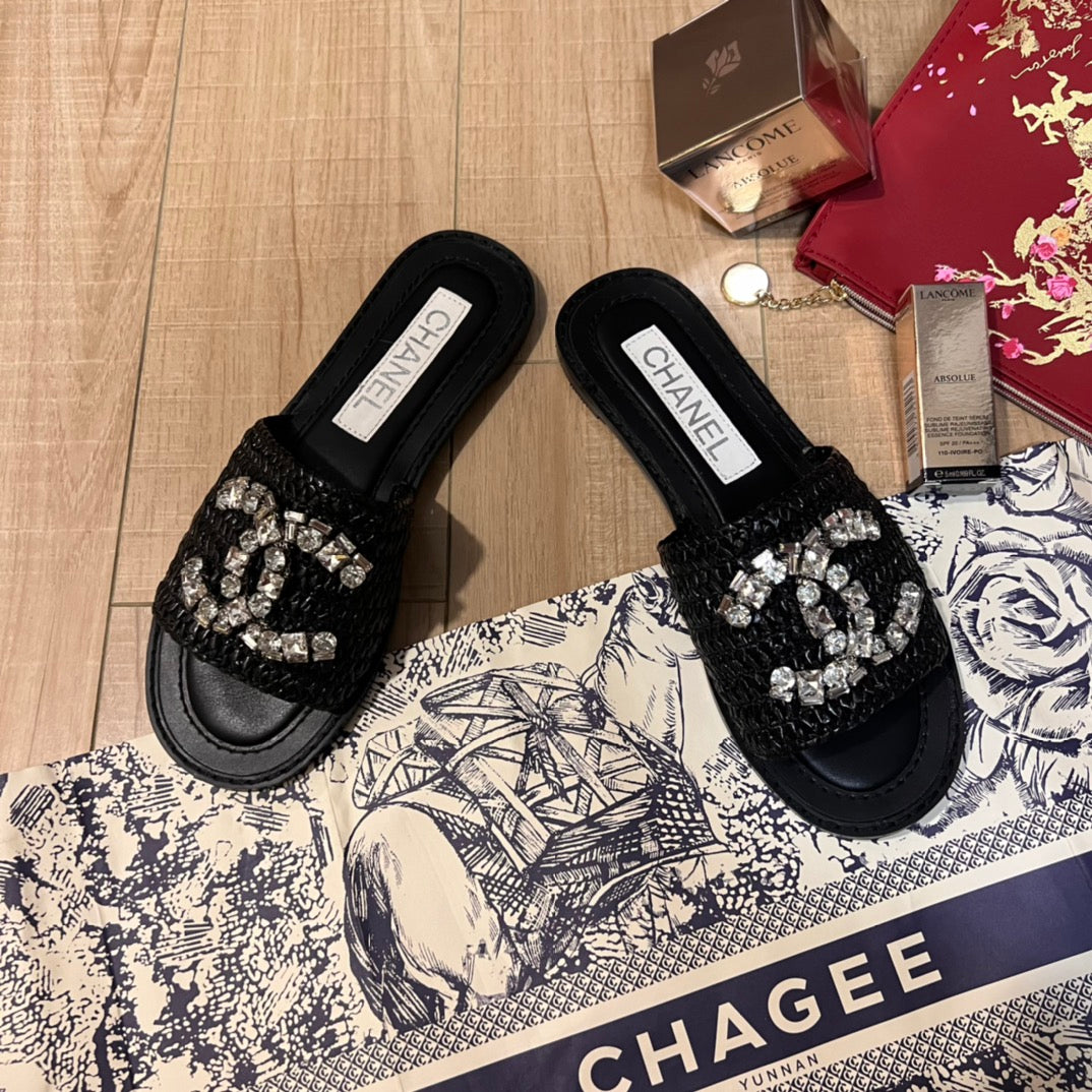 14C68ZDE Stylish slippers