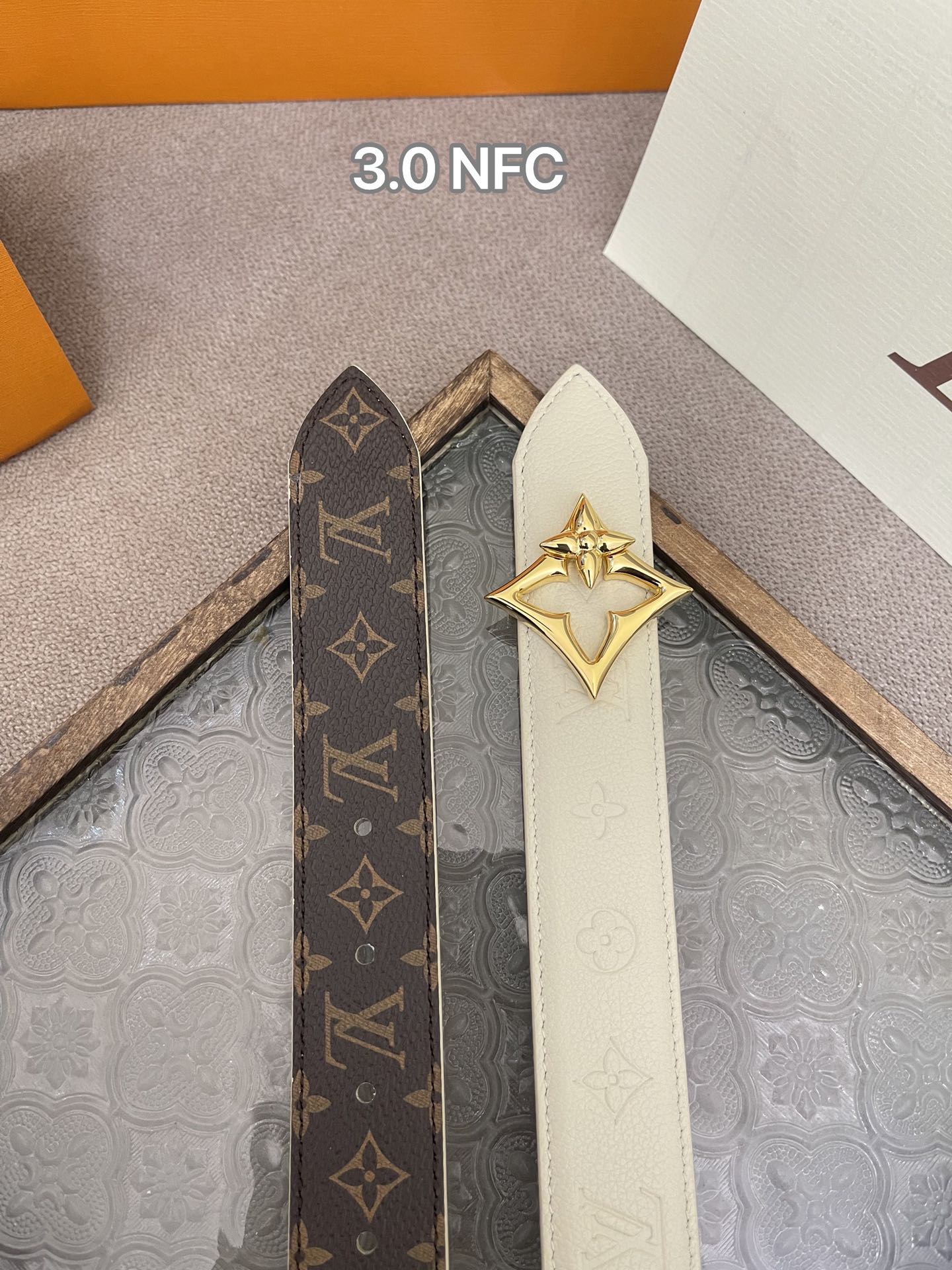 255RE10PDE Stylish  High quality belt With full package