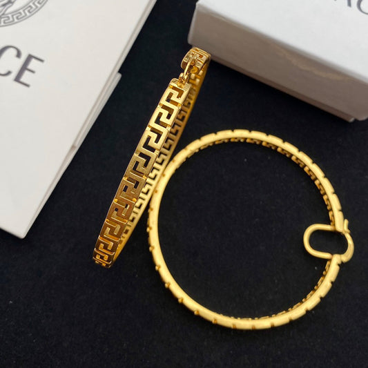 3V116EDE Stylish Earrings