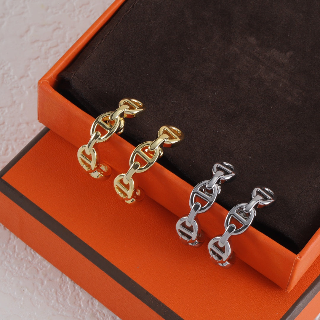 14H994EDE Stylish Earrings