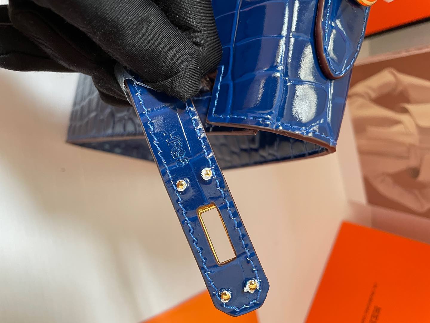 2WH28BDE Stylish leather bag