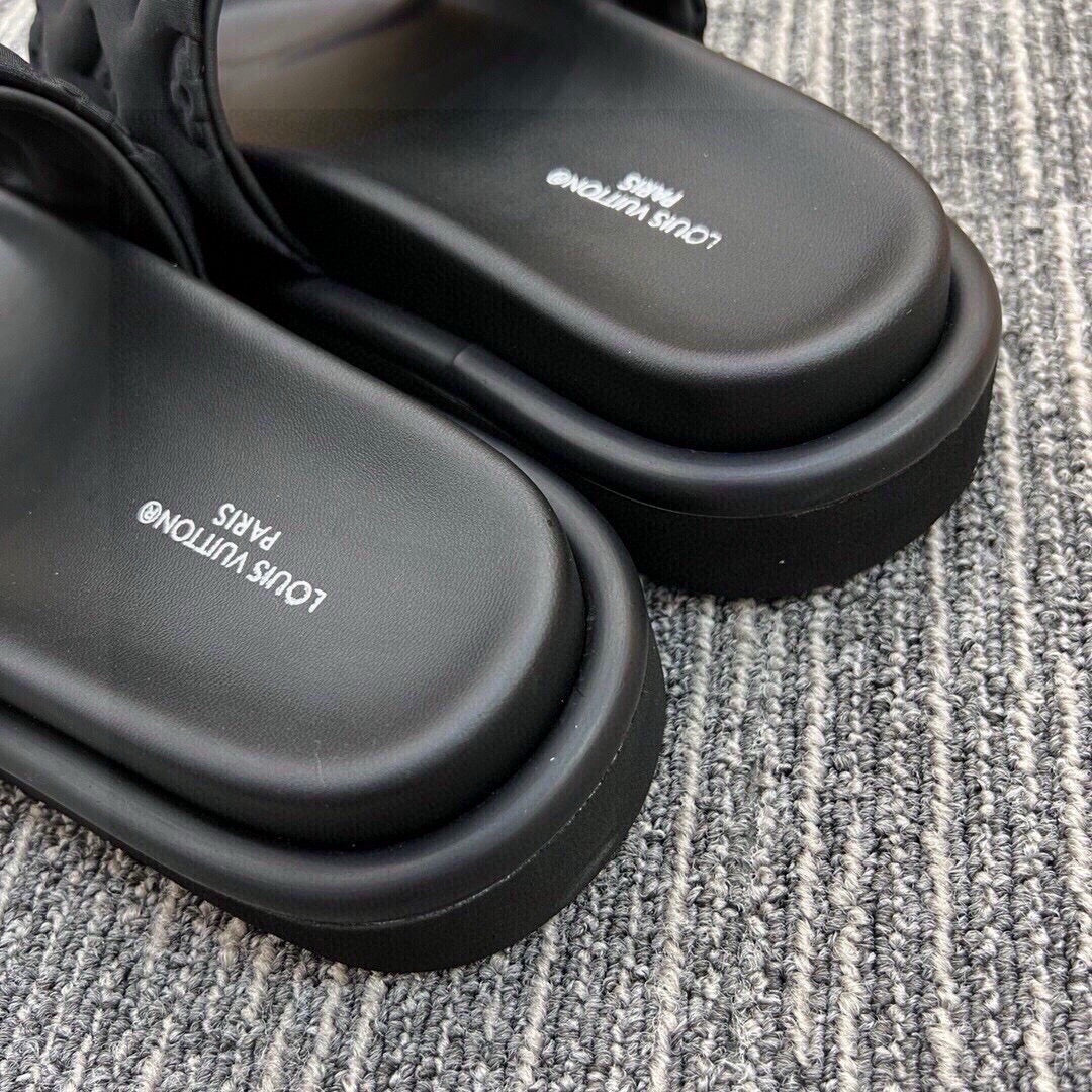5QE13ZDE Stylish Slippers