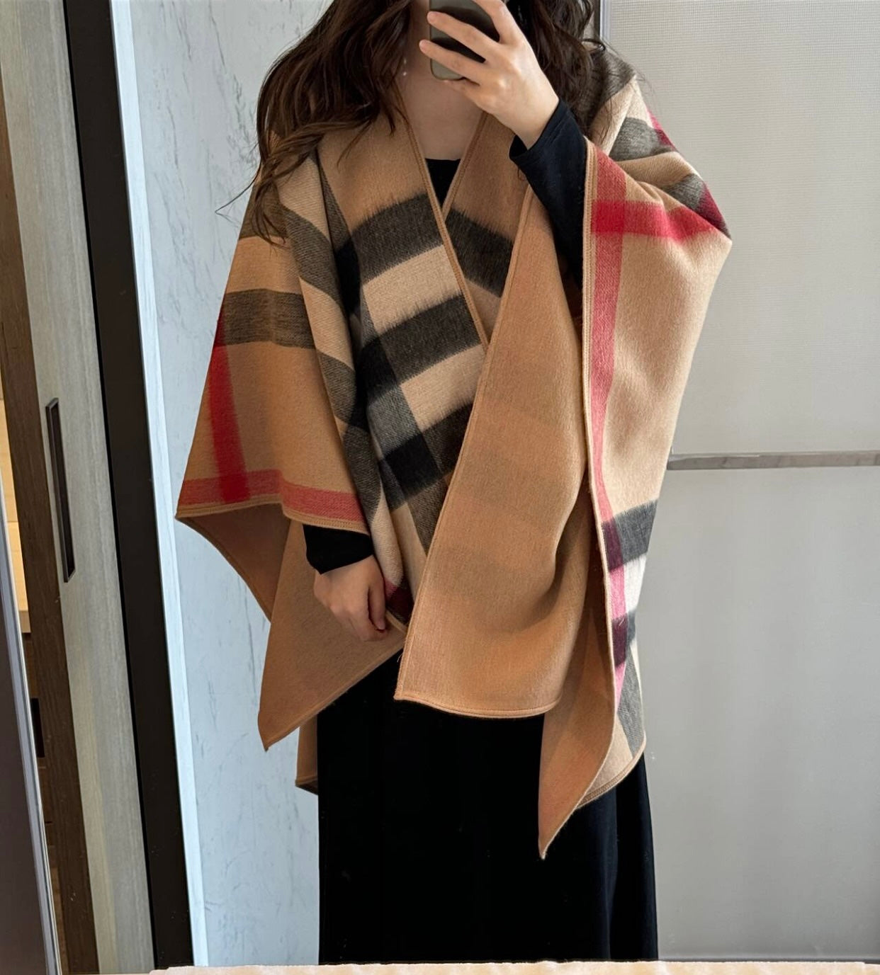 185ZR52WDE Stylish cape