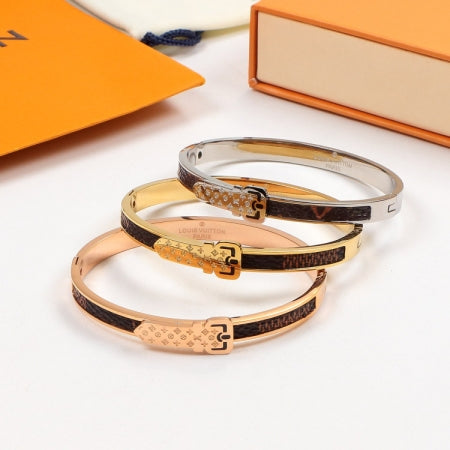 BE18KDE Stylish Bracelets