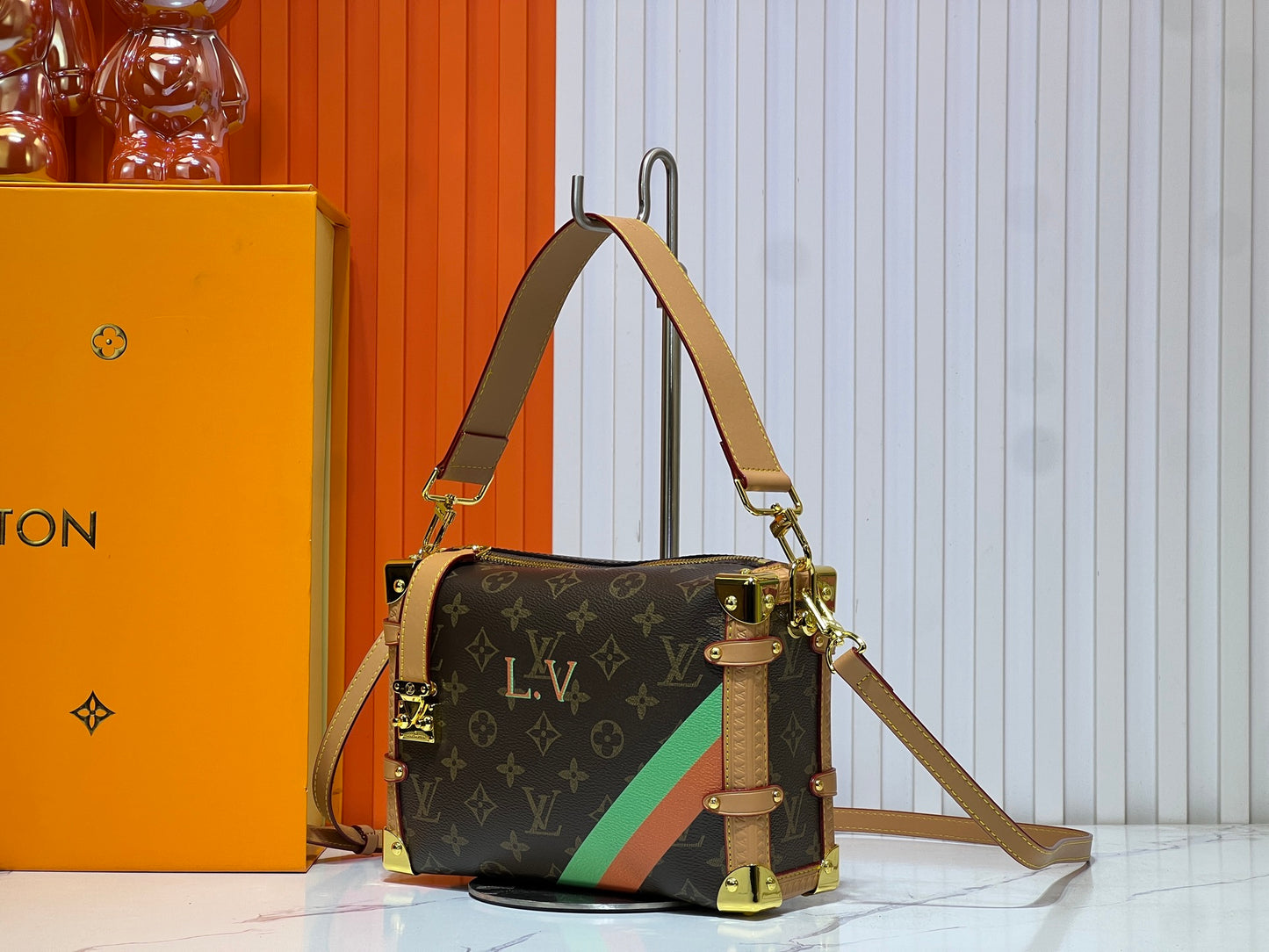 155NE19BDE Stylish leather bag