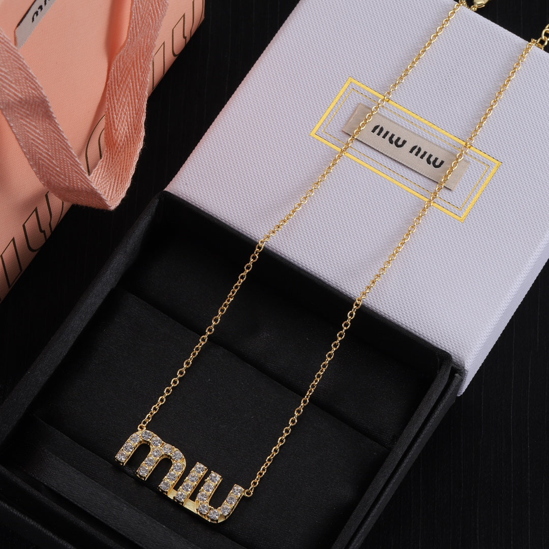 14A685KDE Stylish Necklaces