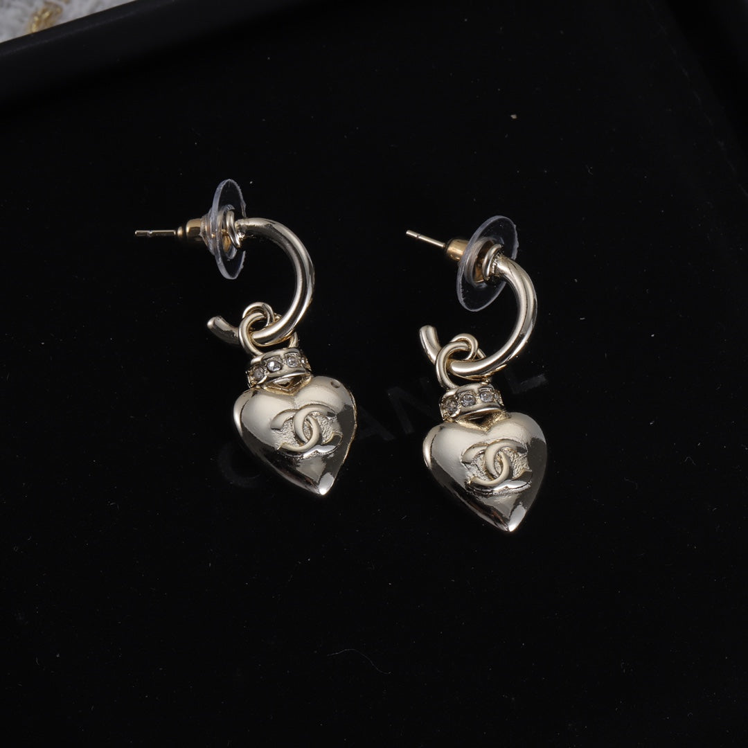 14C6EDE Stylish Earrings