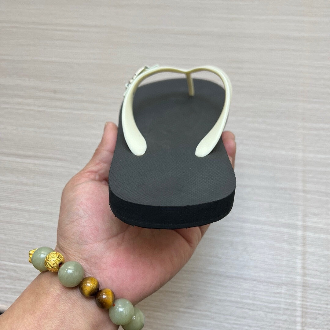 54A162ZDE Stylish slippers