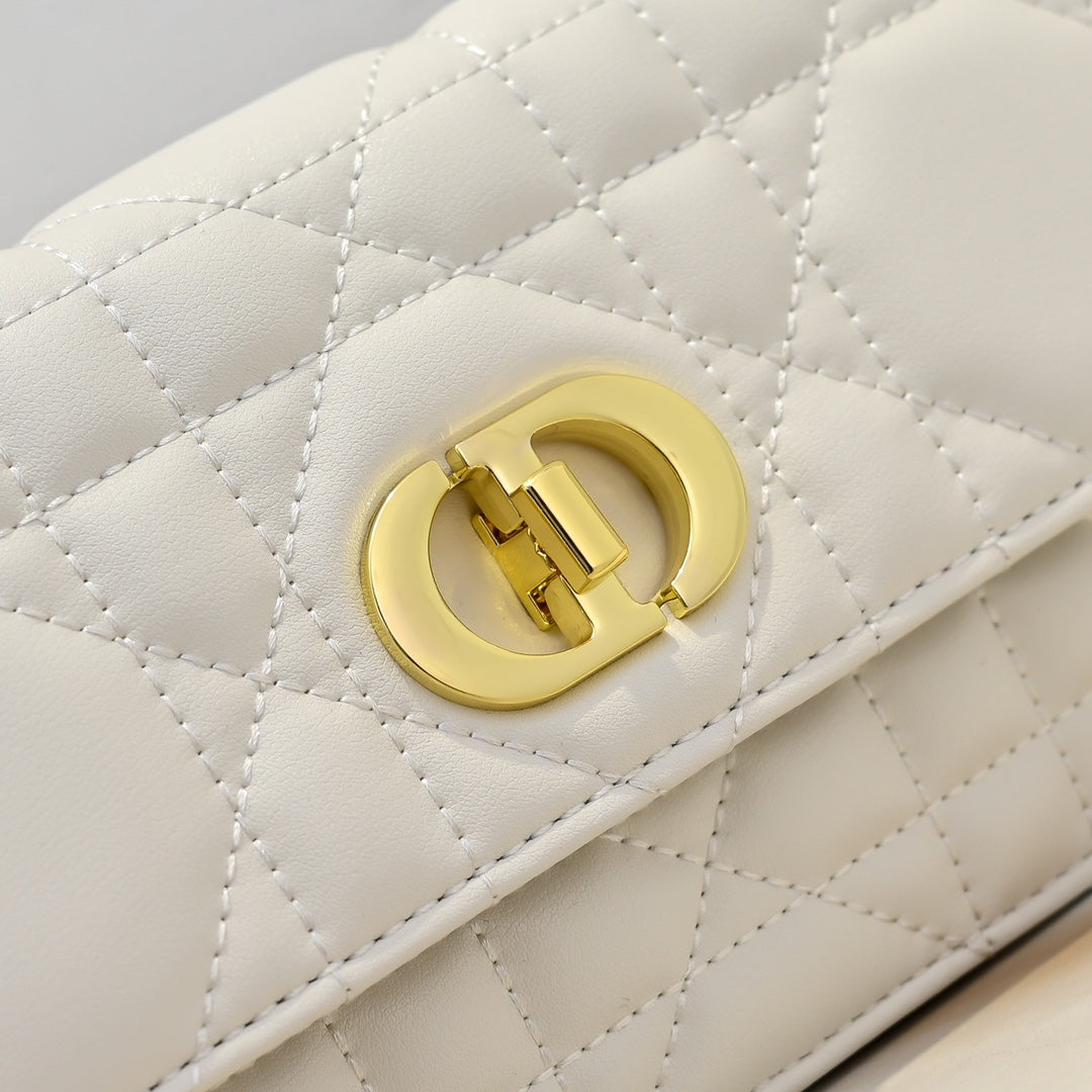 2WD2BDE Stylish leather bag