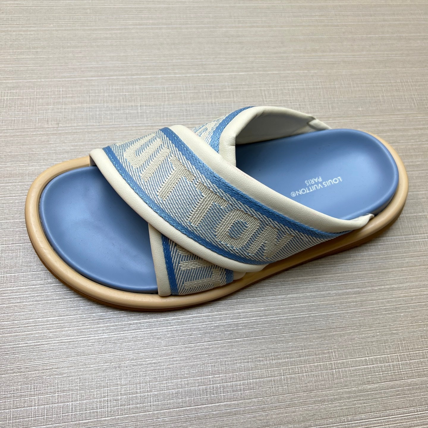 535ZE270ZDE Stylish Slippers