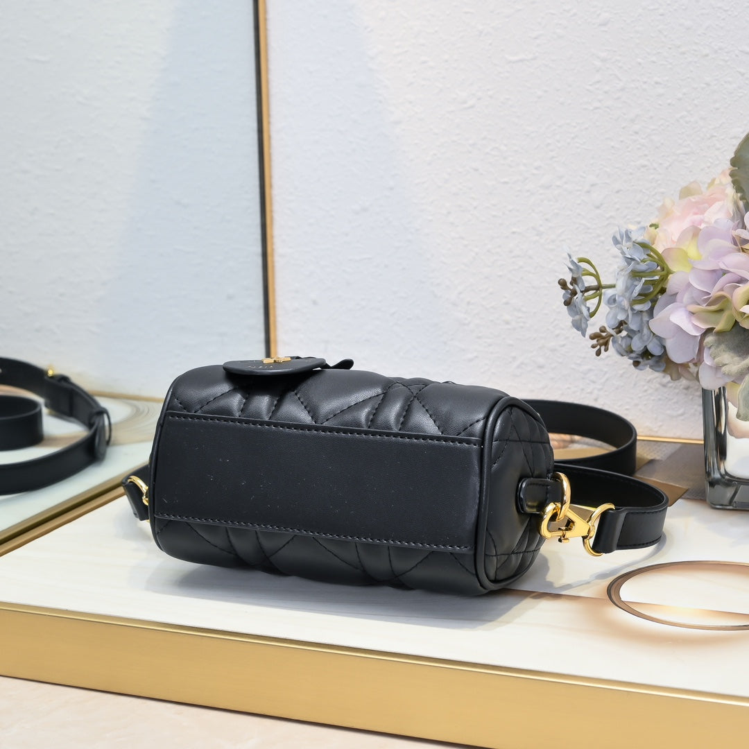 2WD32BDE Stylish leather bag