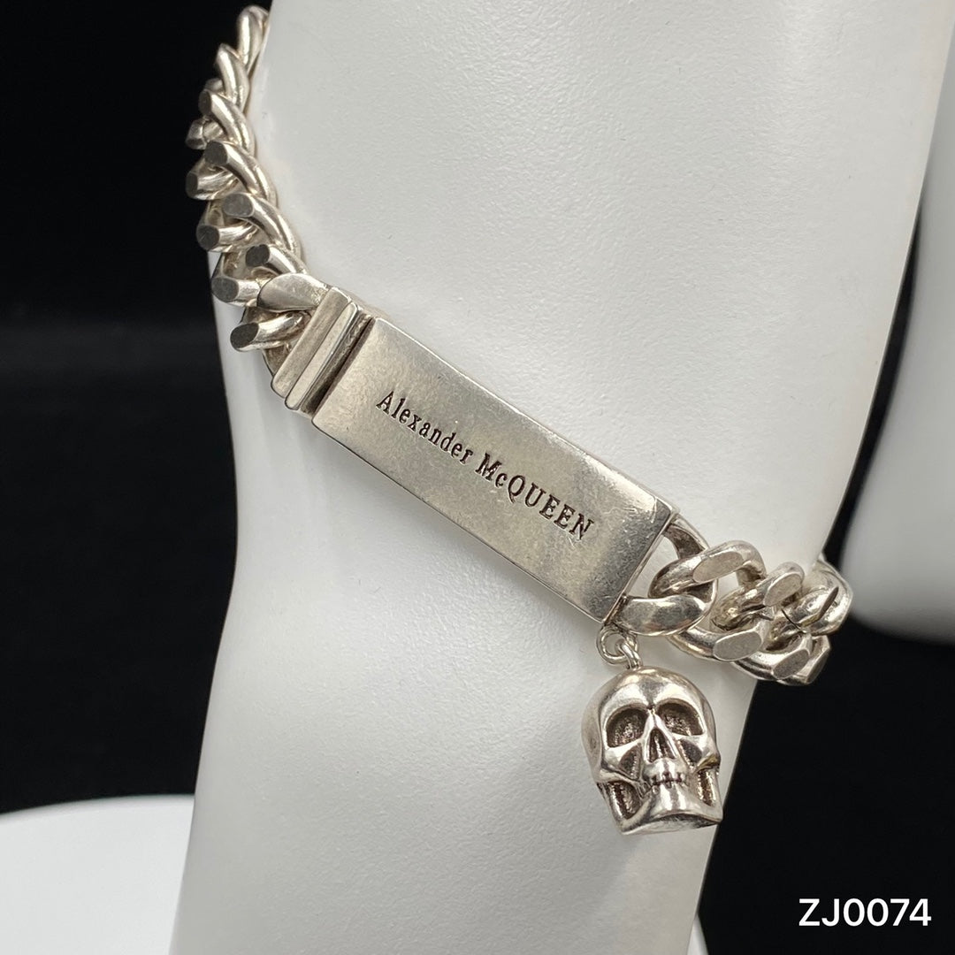 14MQ570KDE Stylish Bracelets