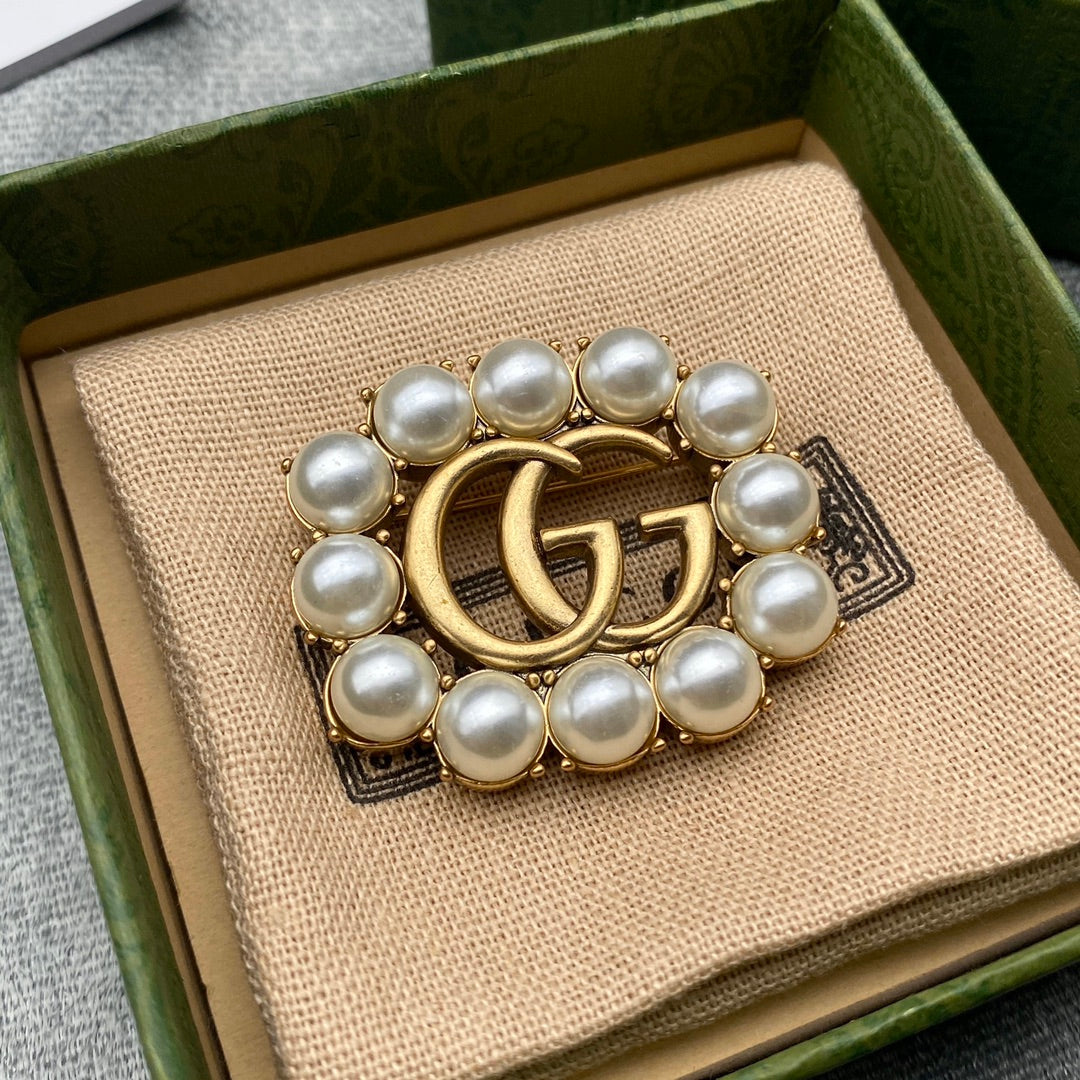 1XB345XDE Stylish Brooch