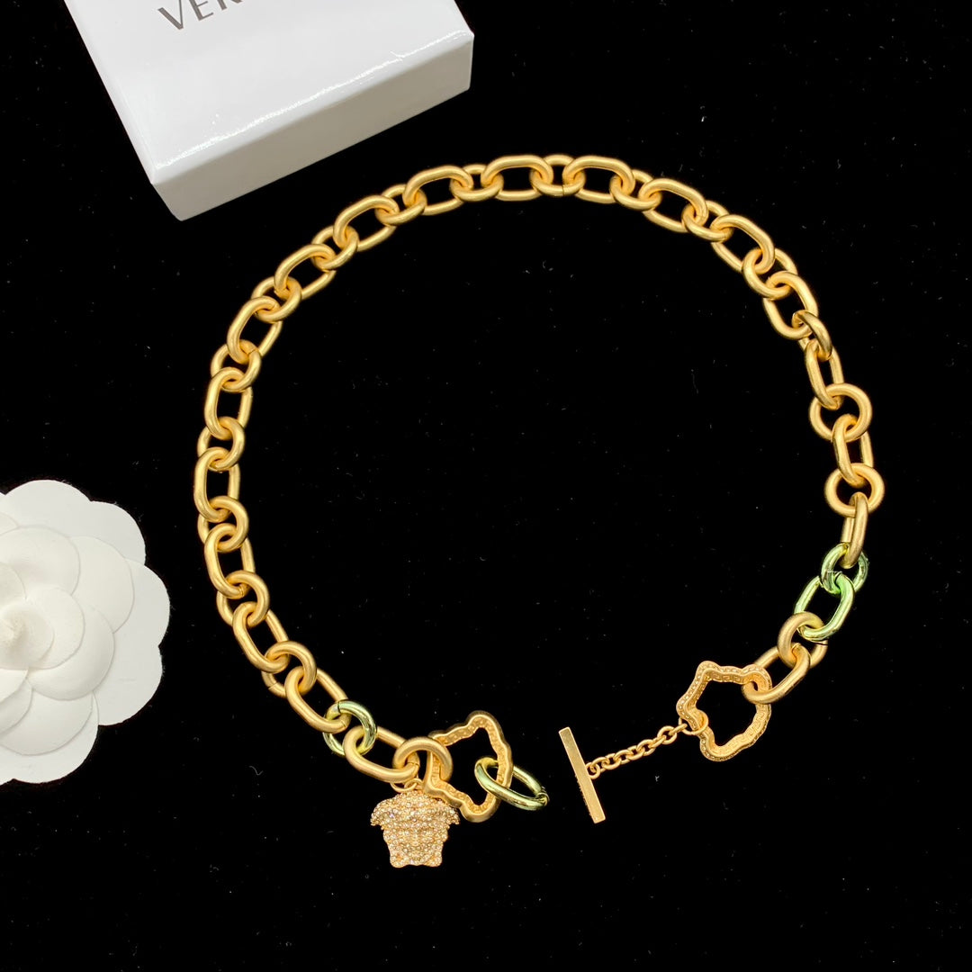 175RV71XDE Stylish Necklace .  Bracelets.Earrings .