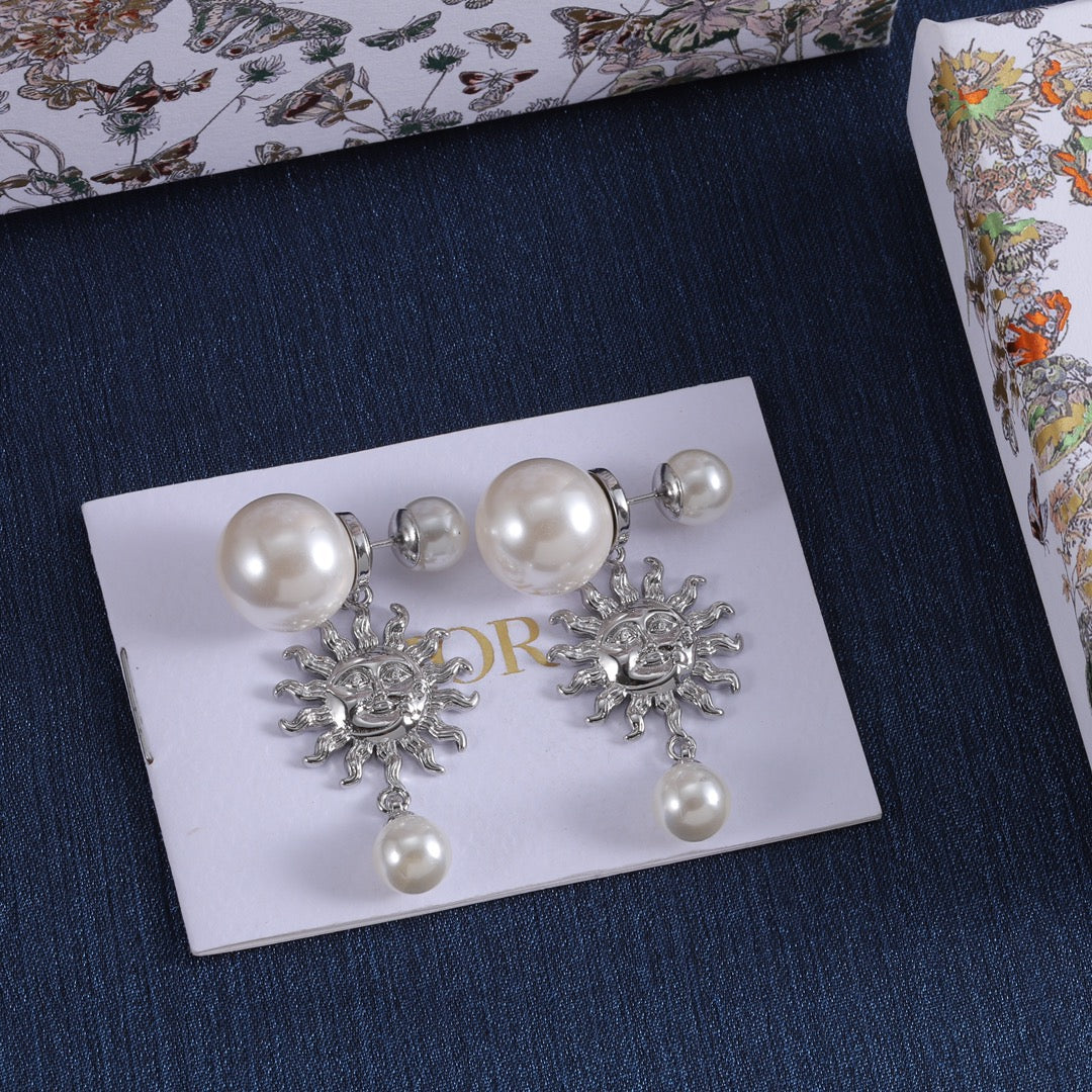 14D587EDE Stylish Earrings