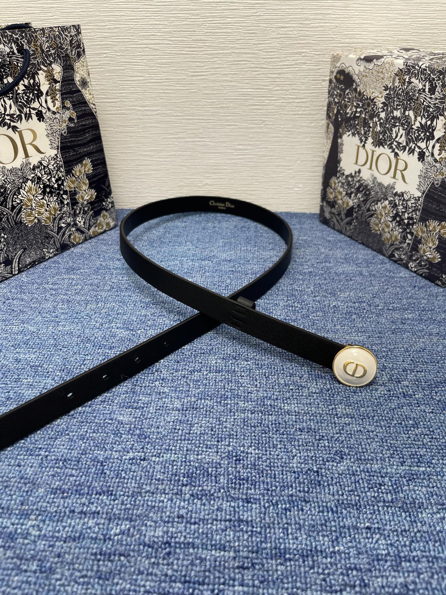 155RD201PDE Stylish  High quality belt With full package