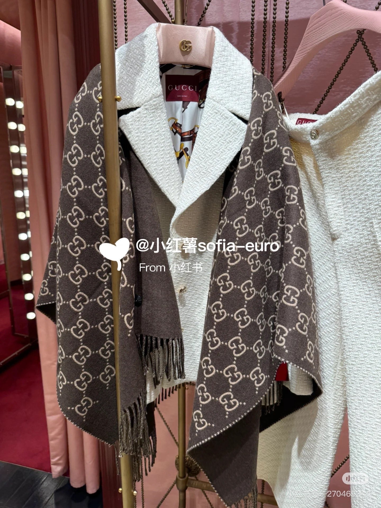 185ZB53WDE Stylish cape