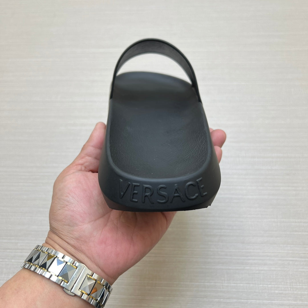 54V108ZDE Stylish slippers