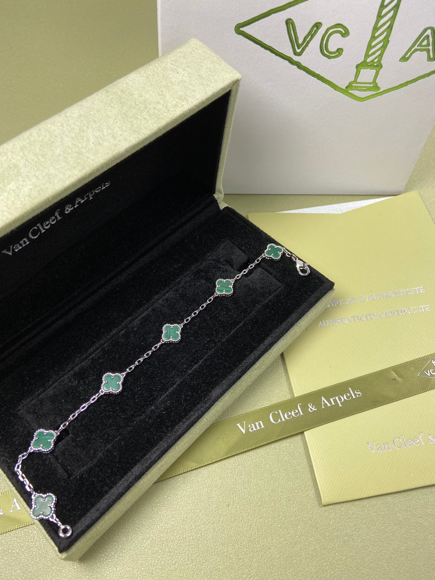 5XVA183KDE Stylishbracelets 6 flowers mini size 0.9cm flower