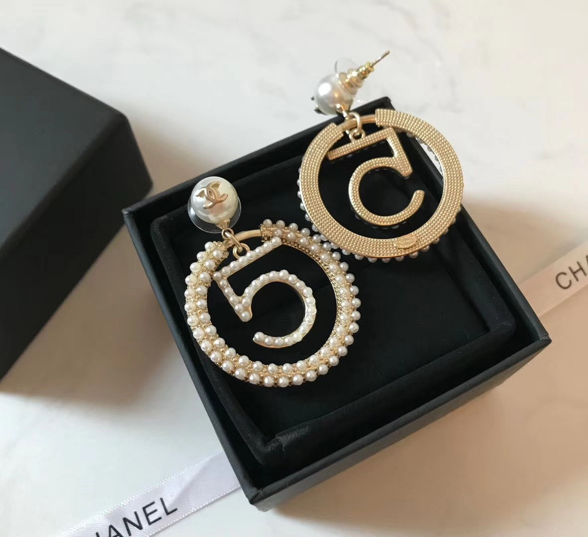 14C298EDE Stylish Earrings